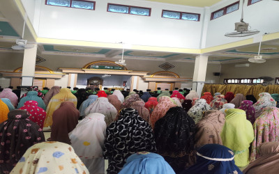 Menguatkan Spiritual Siswa: Rutinitas Salat Dhuha Pra-Ujian di MI Darul Ulum II